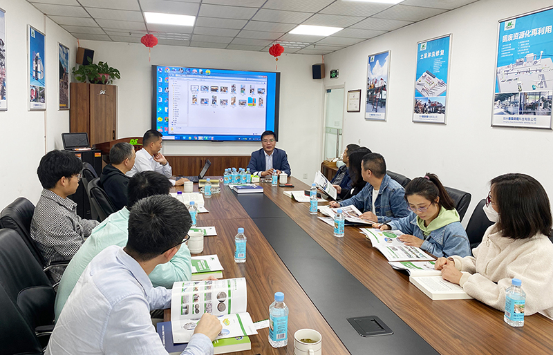 华中科技大学、中南大学一行莅临金莎9001zz以诚为本生产基地考察调研.jpg 华中科技大学、中南大学一行莅临金莎9001zz以诚为本生产基地考察调研.jpg