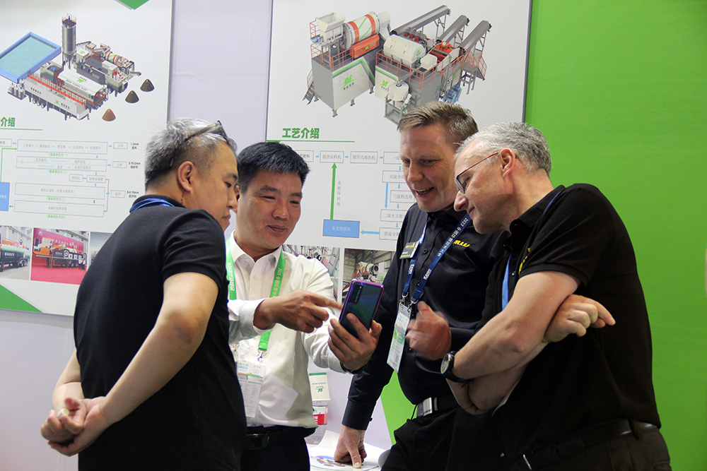 金莎9001zz以诚为本携移动淋洗修复装备亮相上海环博会