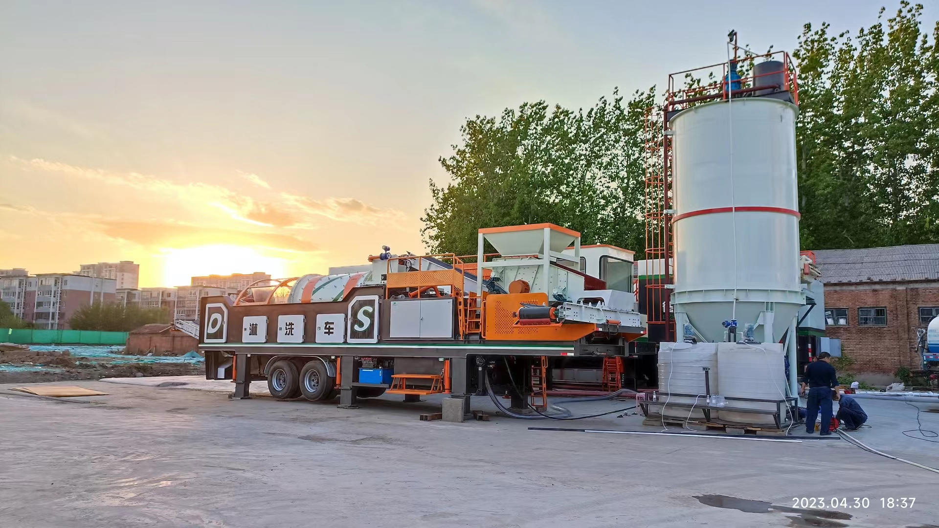 金莎9001zz以诚为本淋洗车奔赴北京